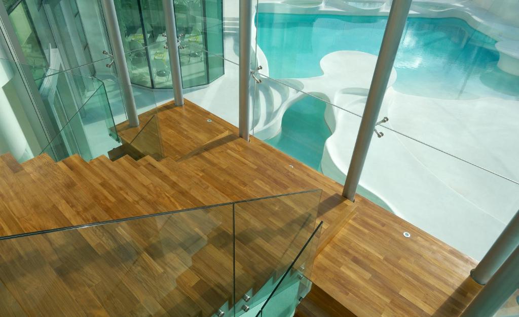 Фото I-Suite Hotel