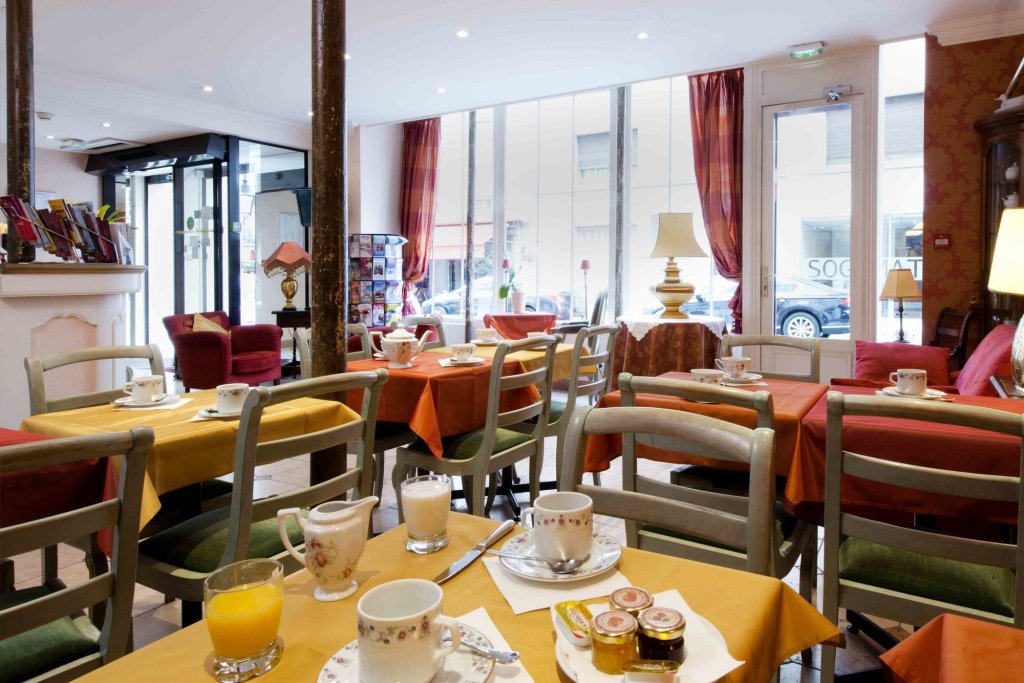 Фото Courcelles Médéric