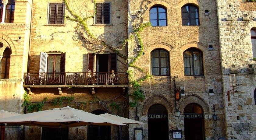 Фото Hotel La Cisterna