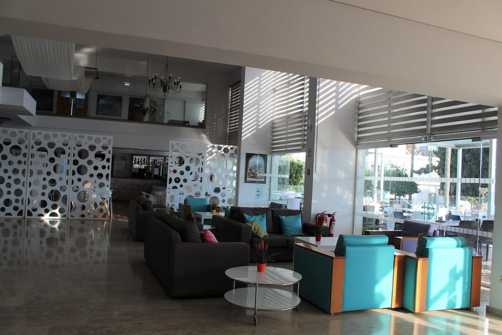 Фото Отель Fedrania Gardens