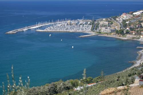 Фото Aregai Marina Hotel & Residence