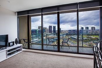 Фото Melbourne Holiday Apartments Flinders Wharf