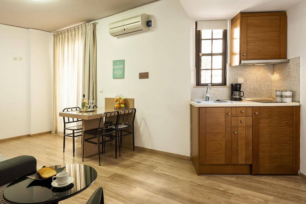 Фото Elina Hotel Apartments