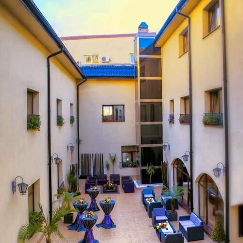 Внешний вид отеля Trianon в Бухаресте, фото 3