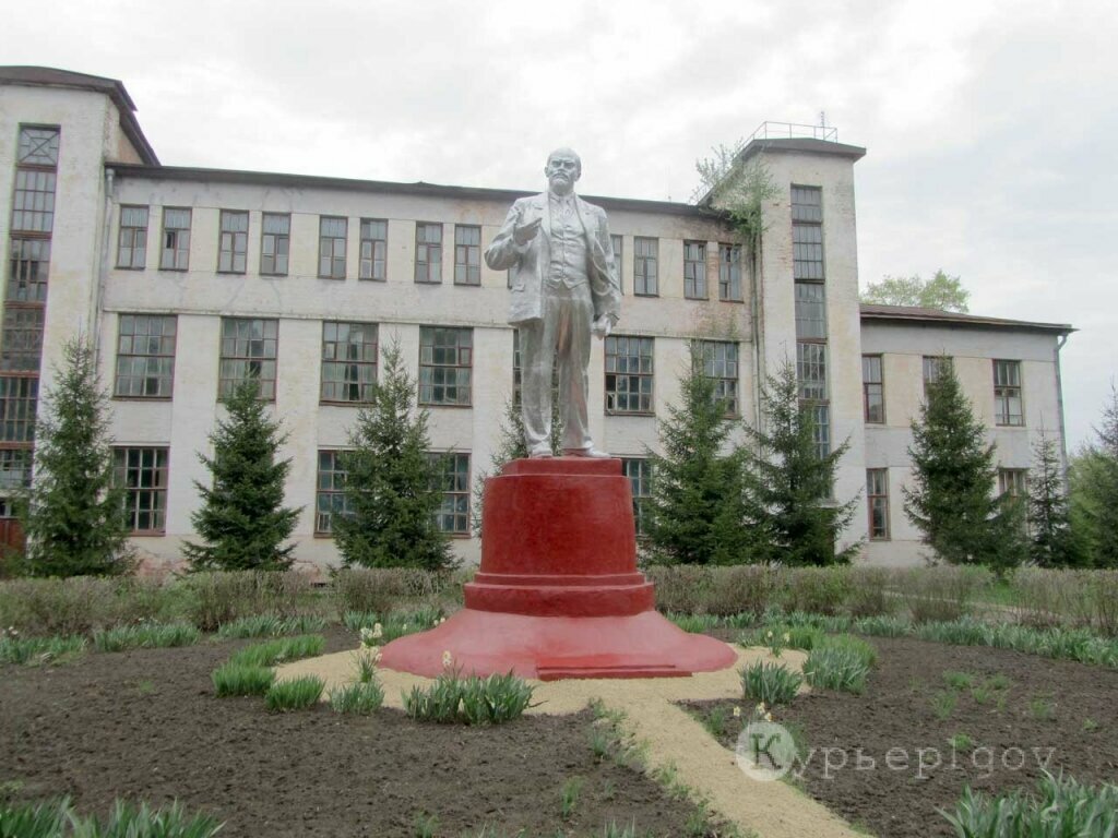 Памятник, мемориал В.И. Ленин, Курская область, фото