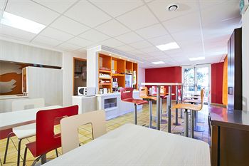 Фото Premiere Classe Geneve - Saint Genis Pouilly