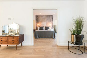 Фото Plaza de España Skyline