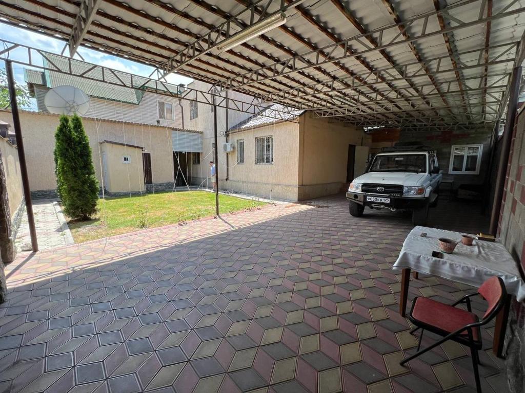 Фото Family Guest House & Hostel