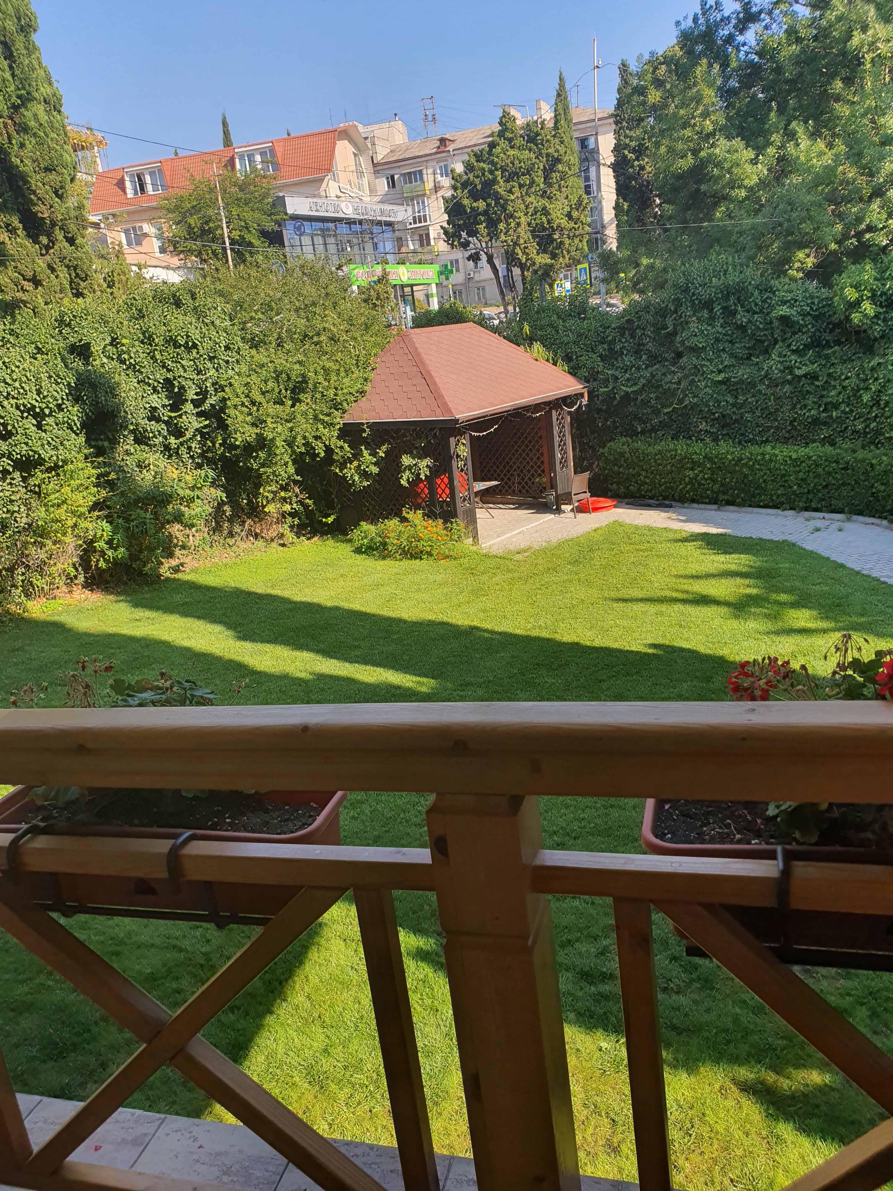 Фото отеля 2