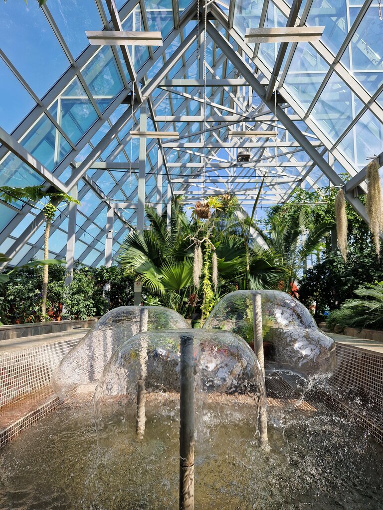 Көрме орталығы Тропикалық өсімдіктерді өсіруге арналған жылыжай, Астана, фото