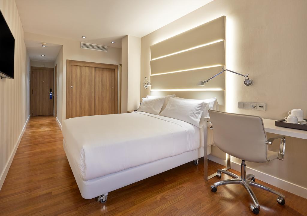 Фото Nh Barcelona Les Corts
