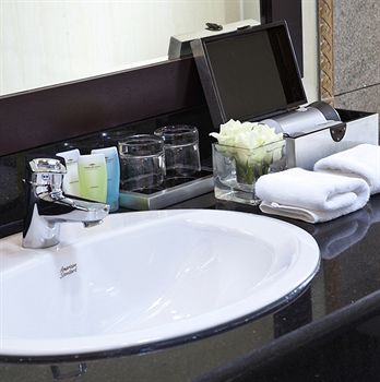 Фото Medallion Hanoi Boutique Hotel