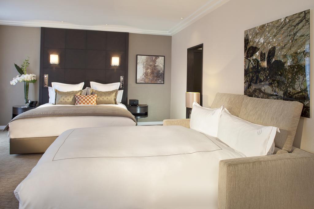 Фото Jumeirah Carlton Tower