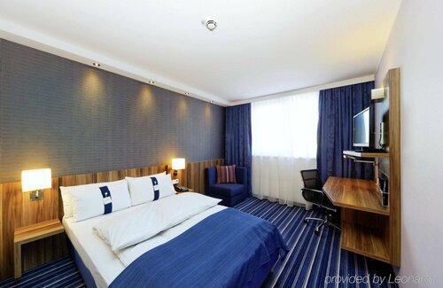 Внешний вид отеля Holiday Inn Express Bremen Airport, an Ihg Hotel в Бремене, фото 2