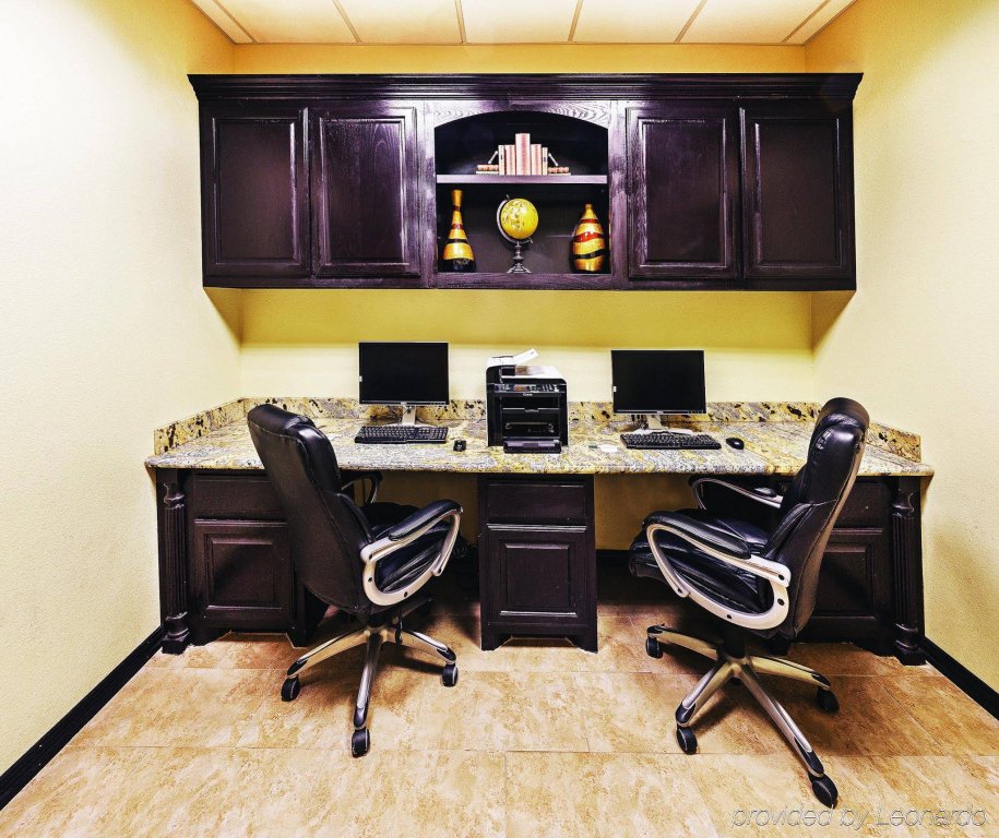 Фото La Quinta Inn & Suites by Wyndham Dfw Airport West Bedford