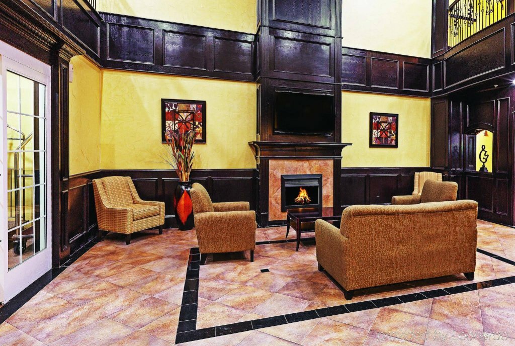 Фото La Quinta Inn & Suites by Wyndham Dfw Airport West Bedford