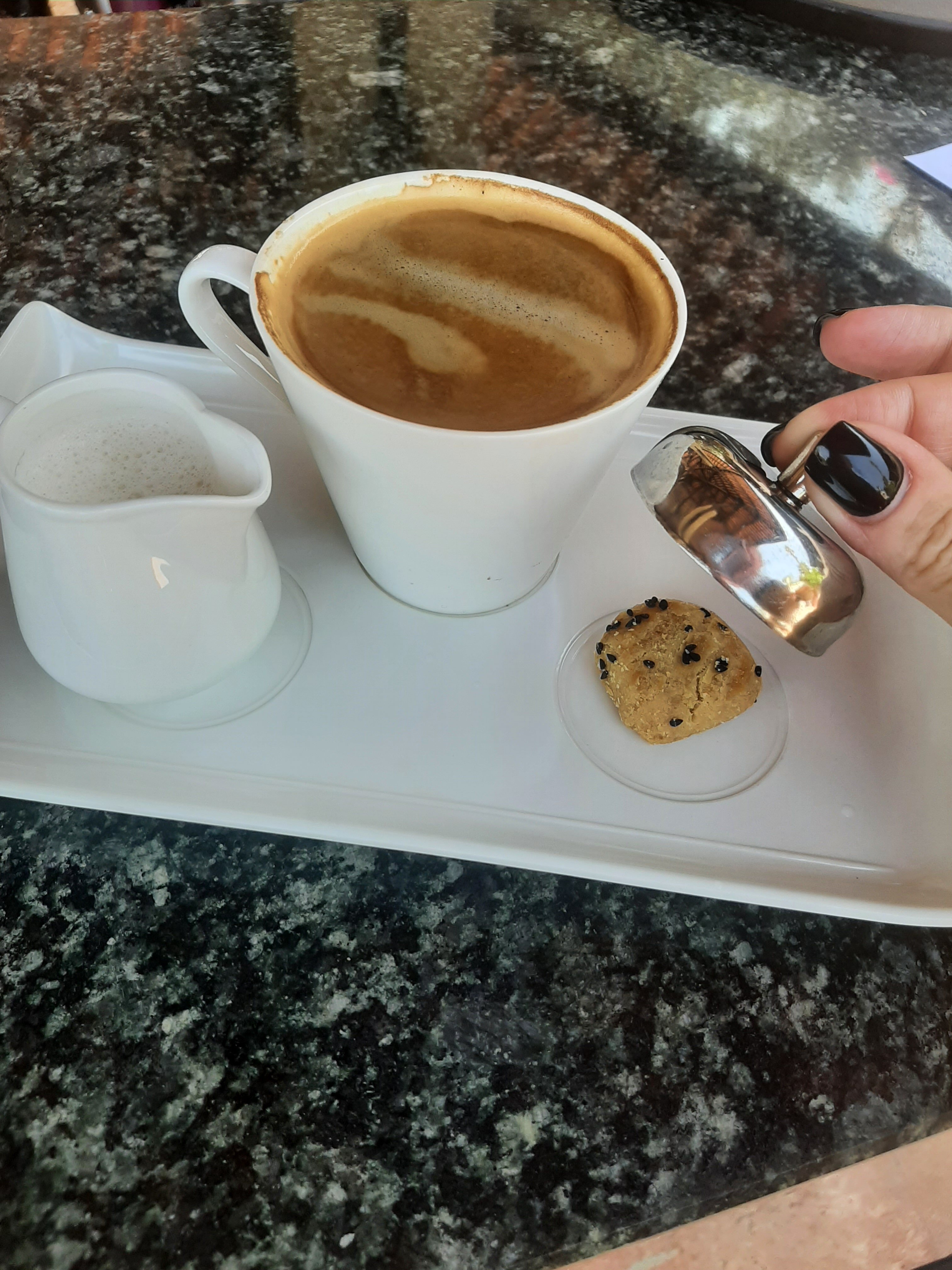 Фото Zeytinada Hotel