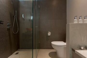 Фото The Aviary Hotel