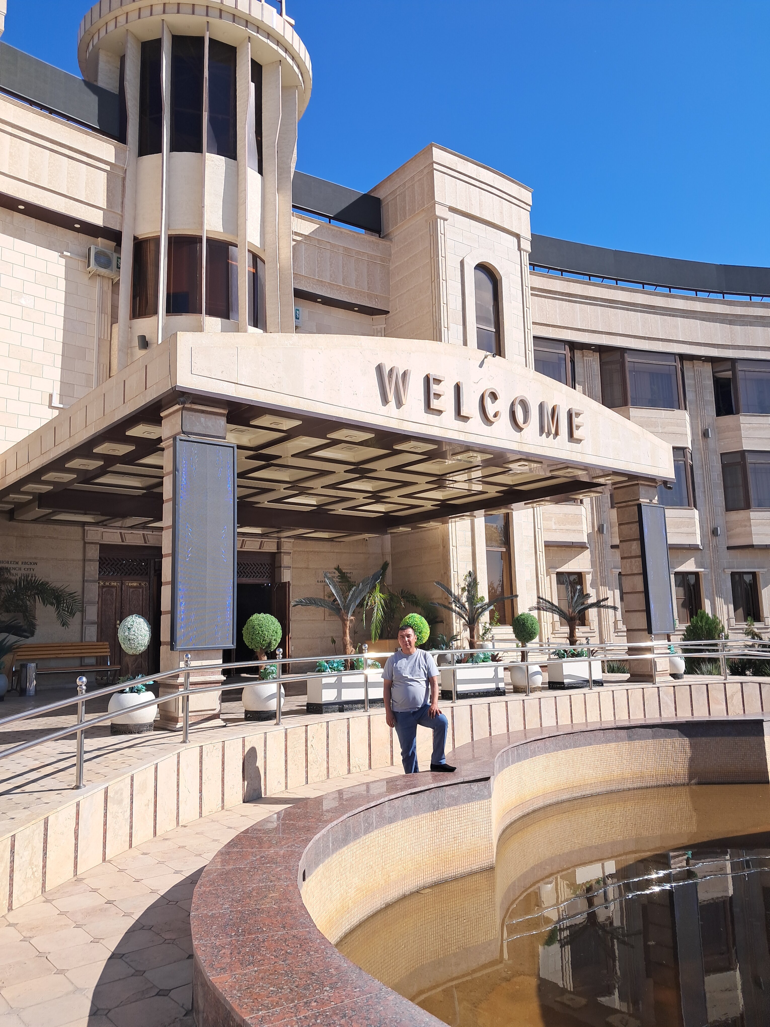 Фото Karavan Hotel