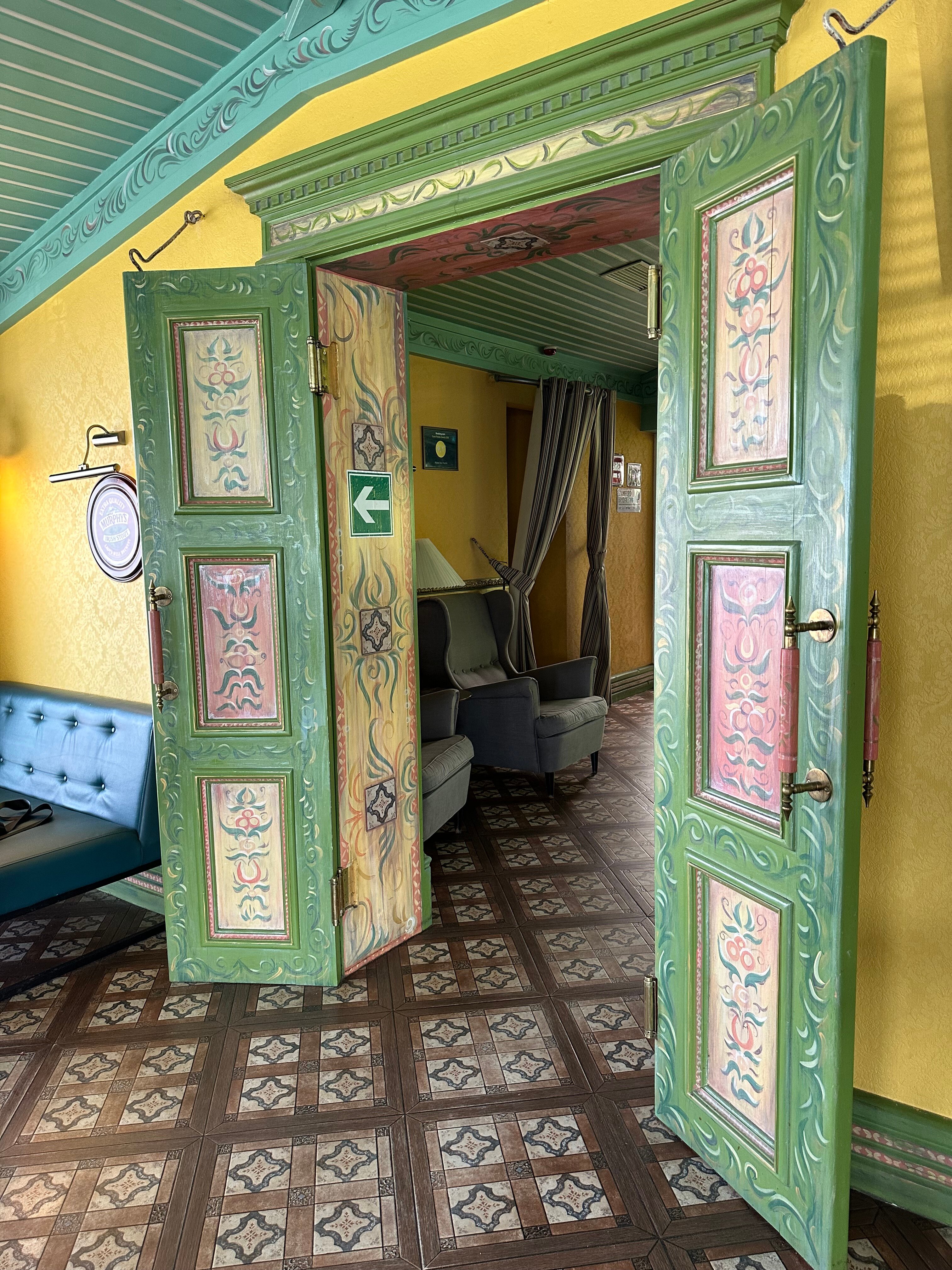 Фото Сытый Ежик