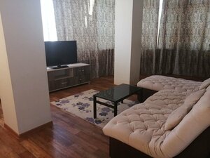 Апартель на Партизана Железняка, 40б