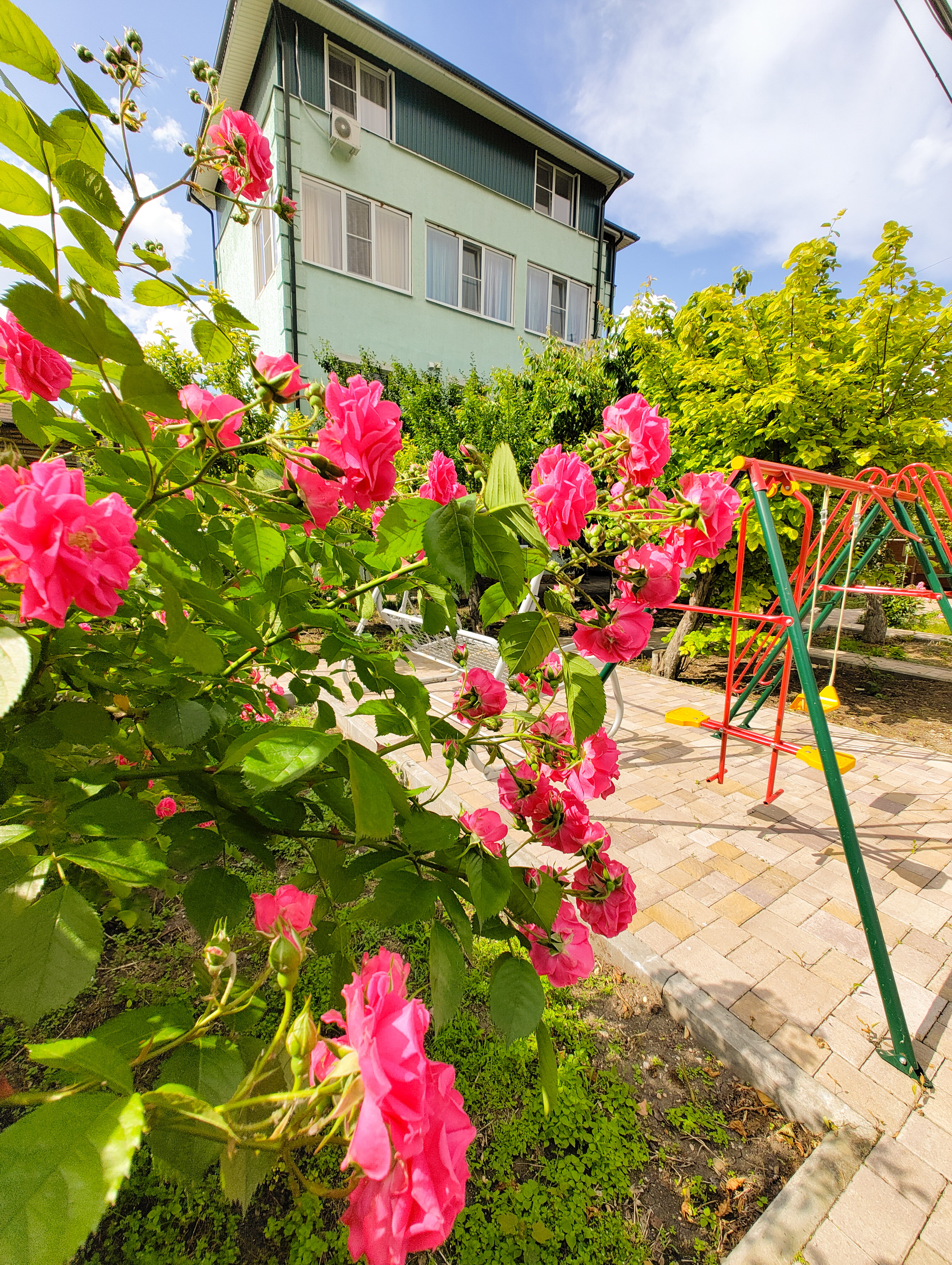 Фото отеля 1