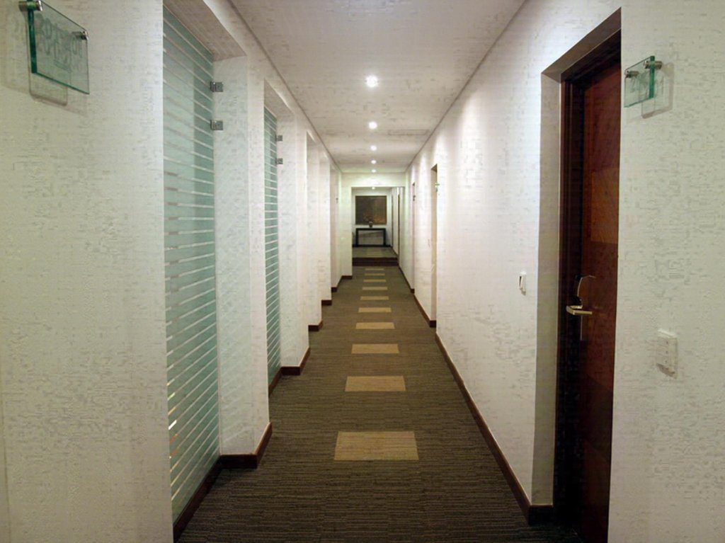 Фото Hotel One - The Mall Lahore