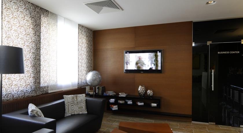 Фото Hotel Mikado - Nitra