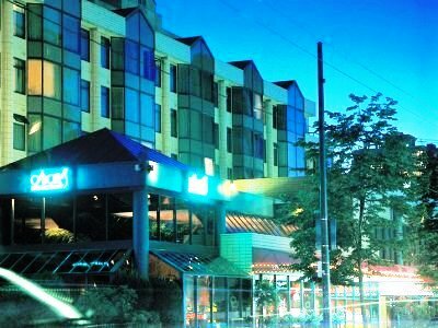 Фото The Listel Hotel