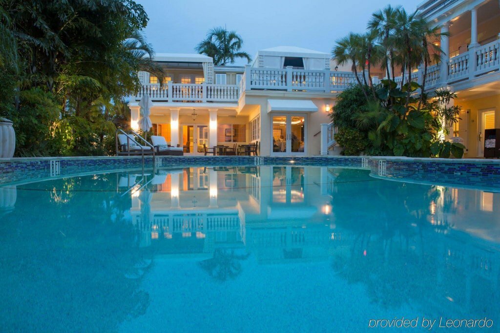 Фото The Pillars Hotel & Club