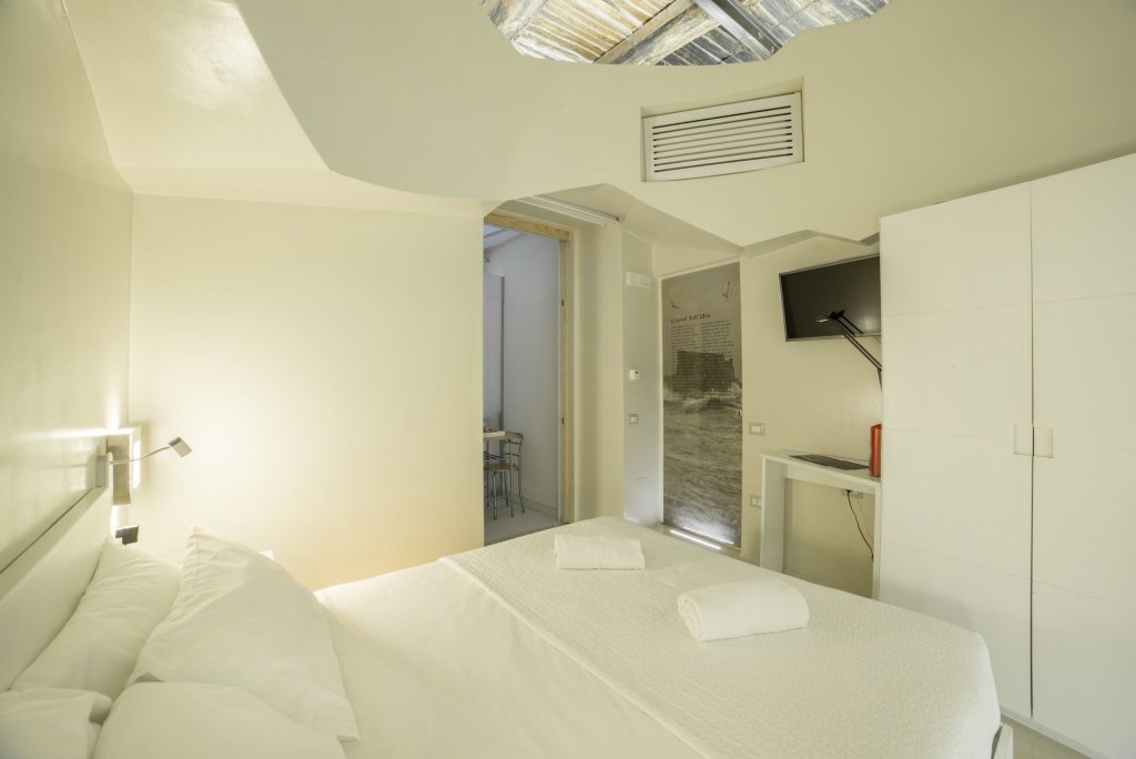 Фото Napoli Chiaia 32 Deluxe Residence