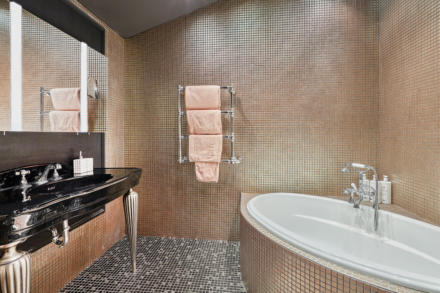 Фото Апартаменты на улице Чехова 1