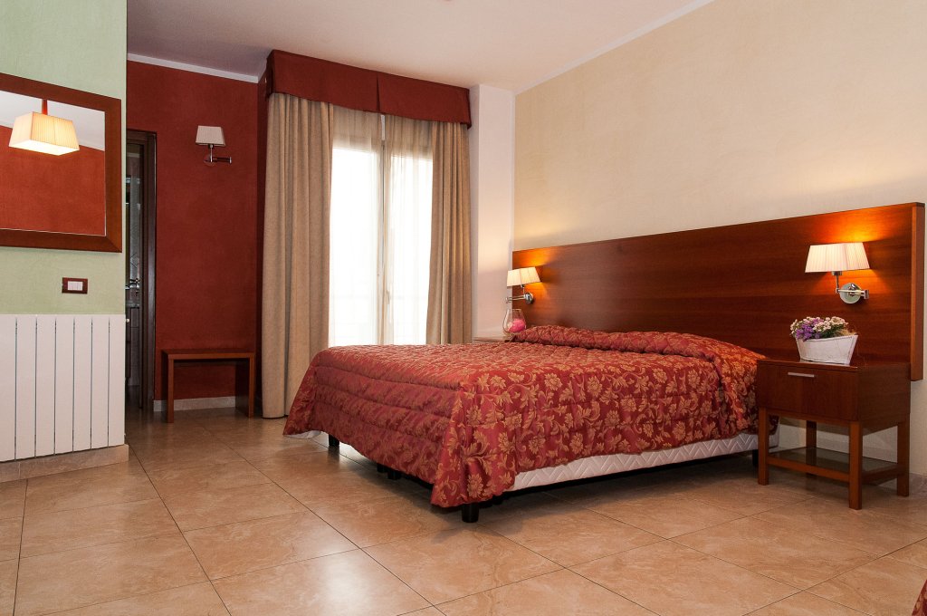 Фото Hotel Demar