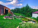U Rodnika (posyolok Novokharkovka, Dalnyaya ulitsa, 9), casa de huéspedes