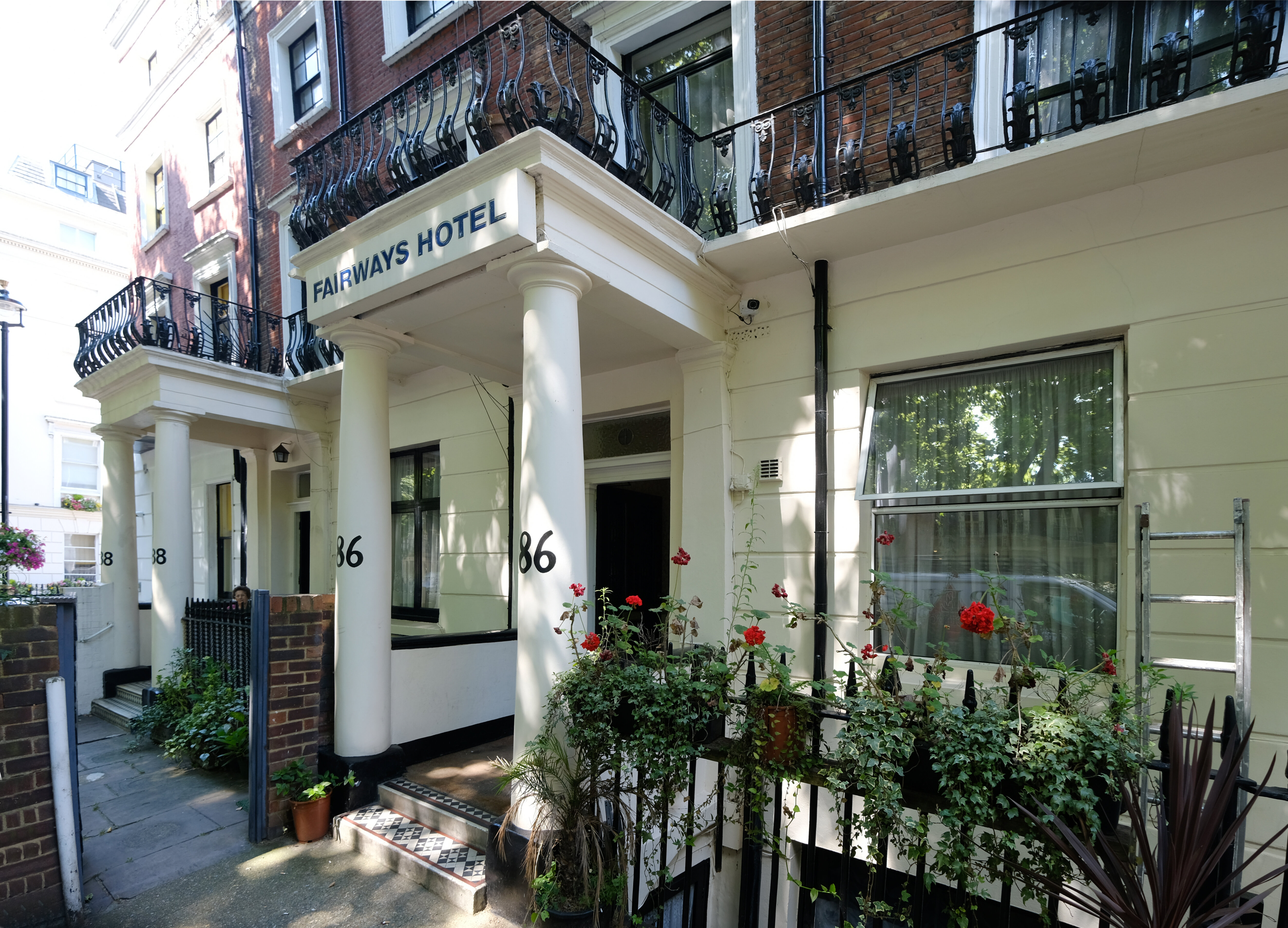 Фото отеля 3