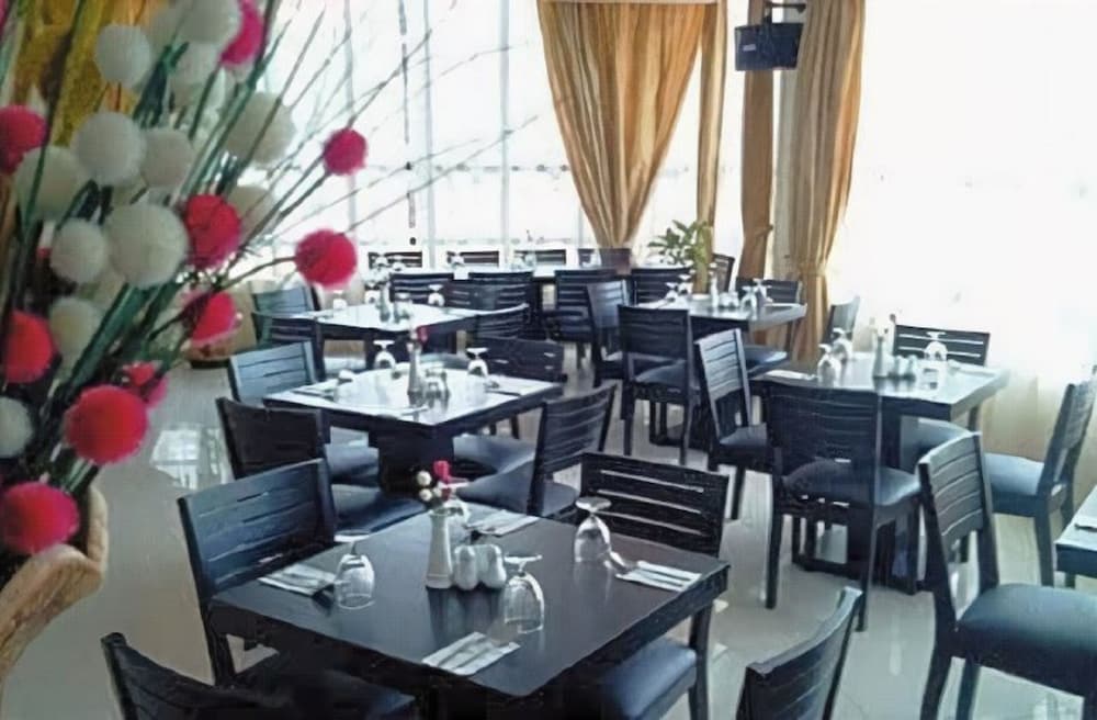 Фото Sutera Hotel