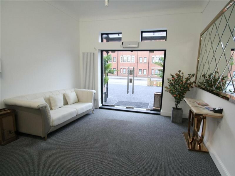 Фото Oyo Greenleafe Hotel