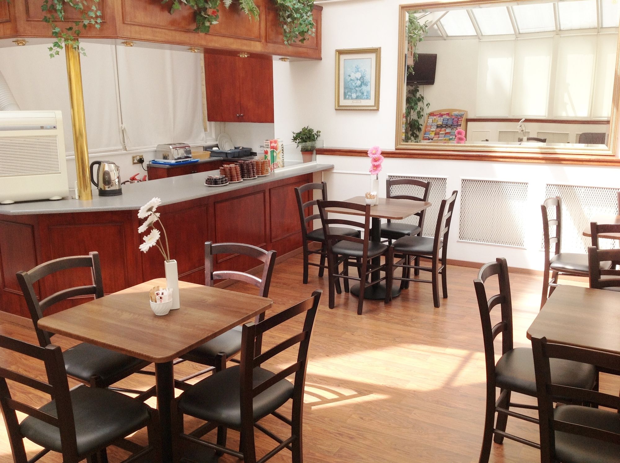 Фото London Continental Hotel