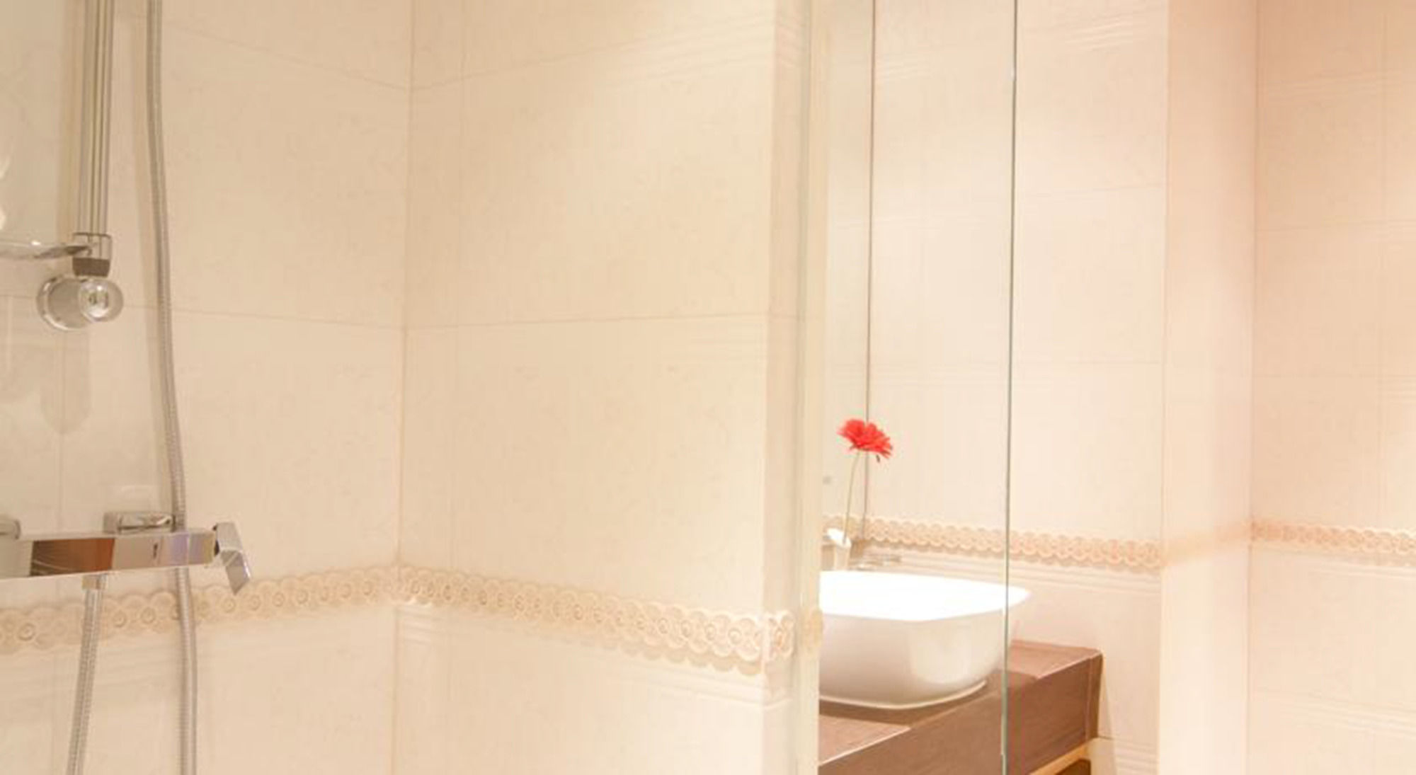 Фото Grand Lord Hotel