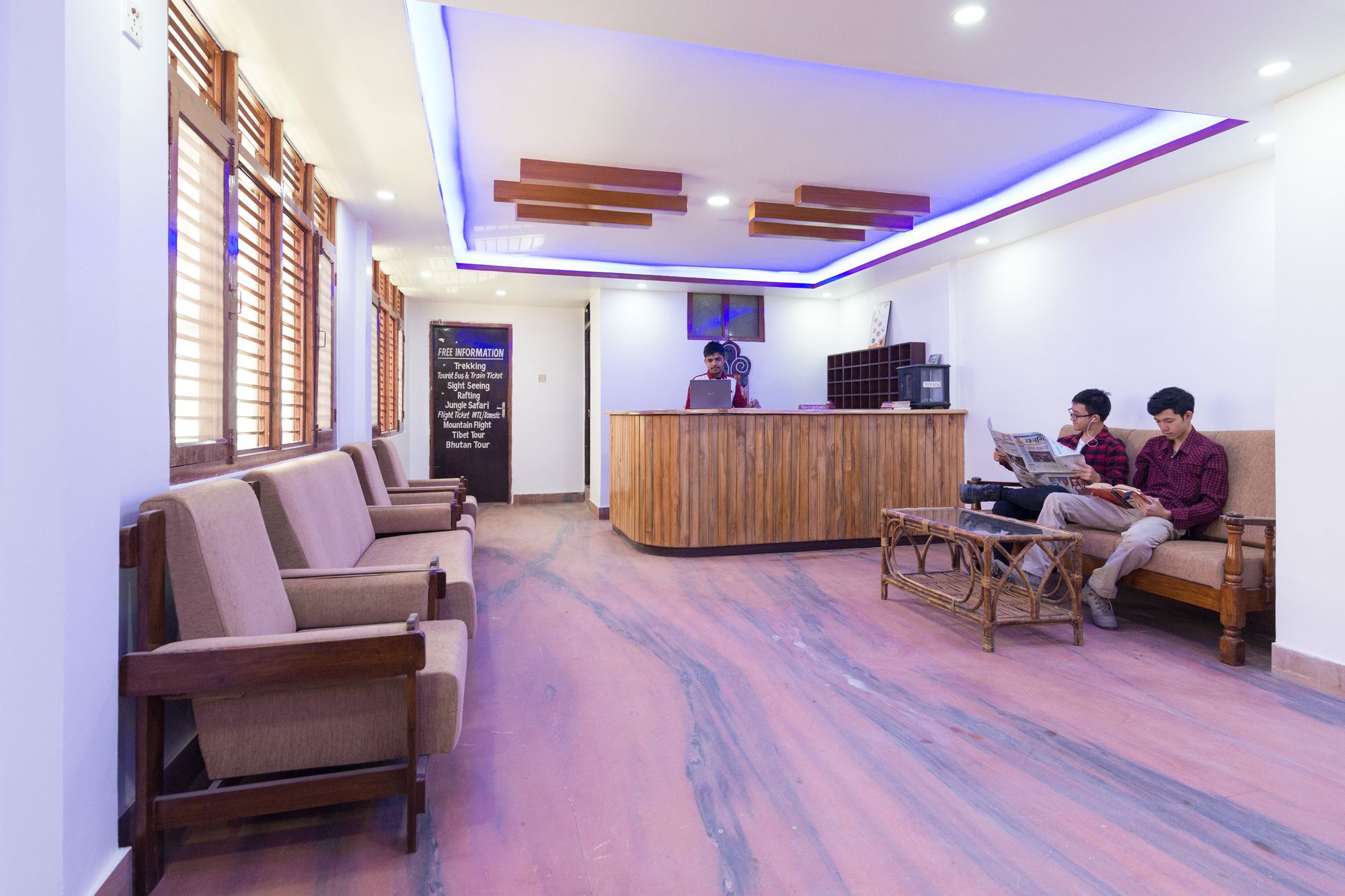 Фото Hotel Khangsar