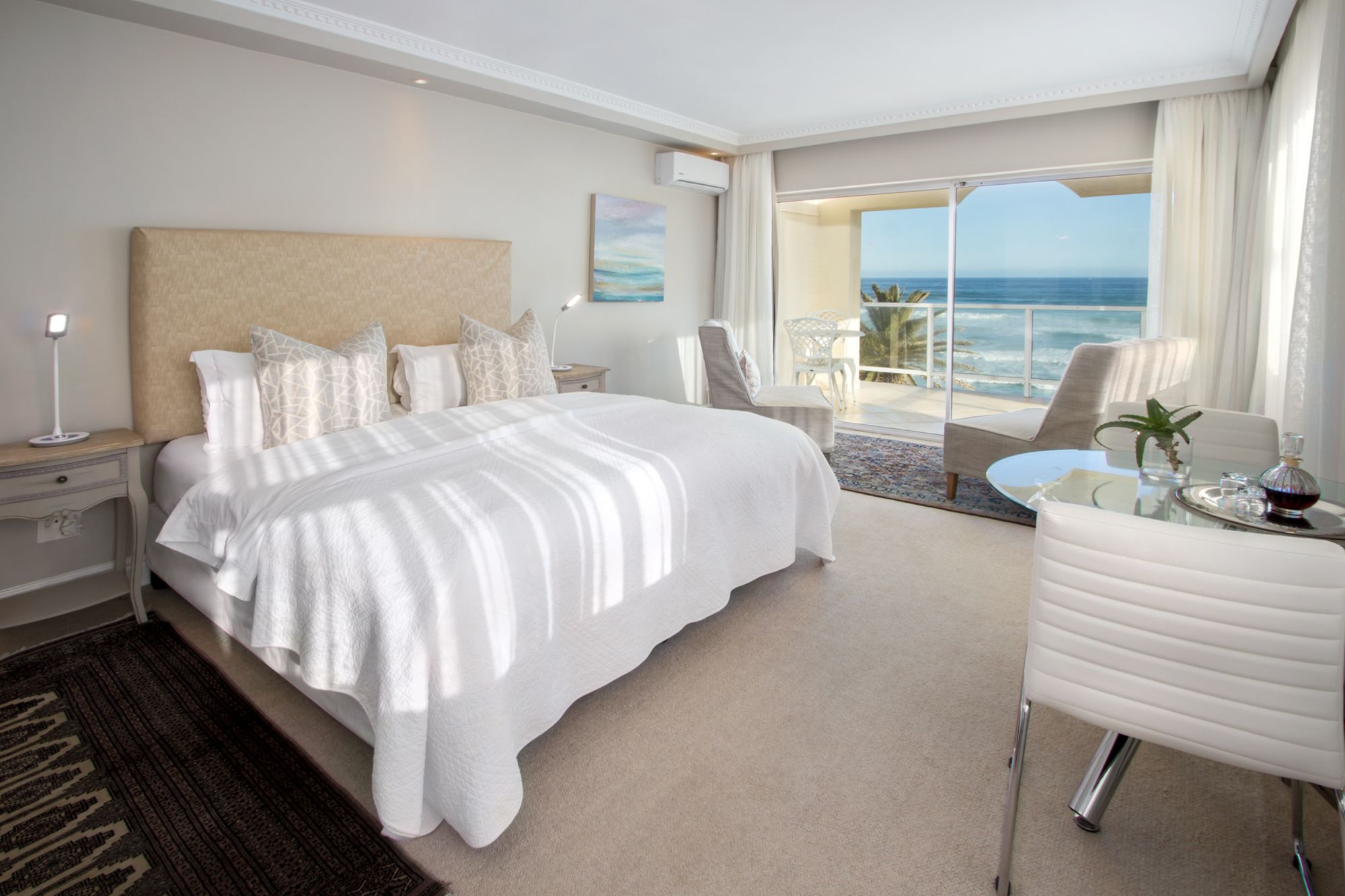 Фото Hermanus Beachfront Lodge