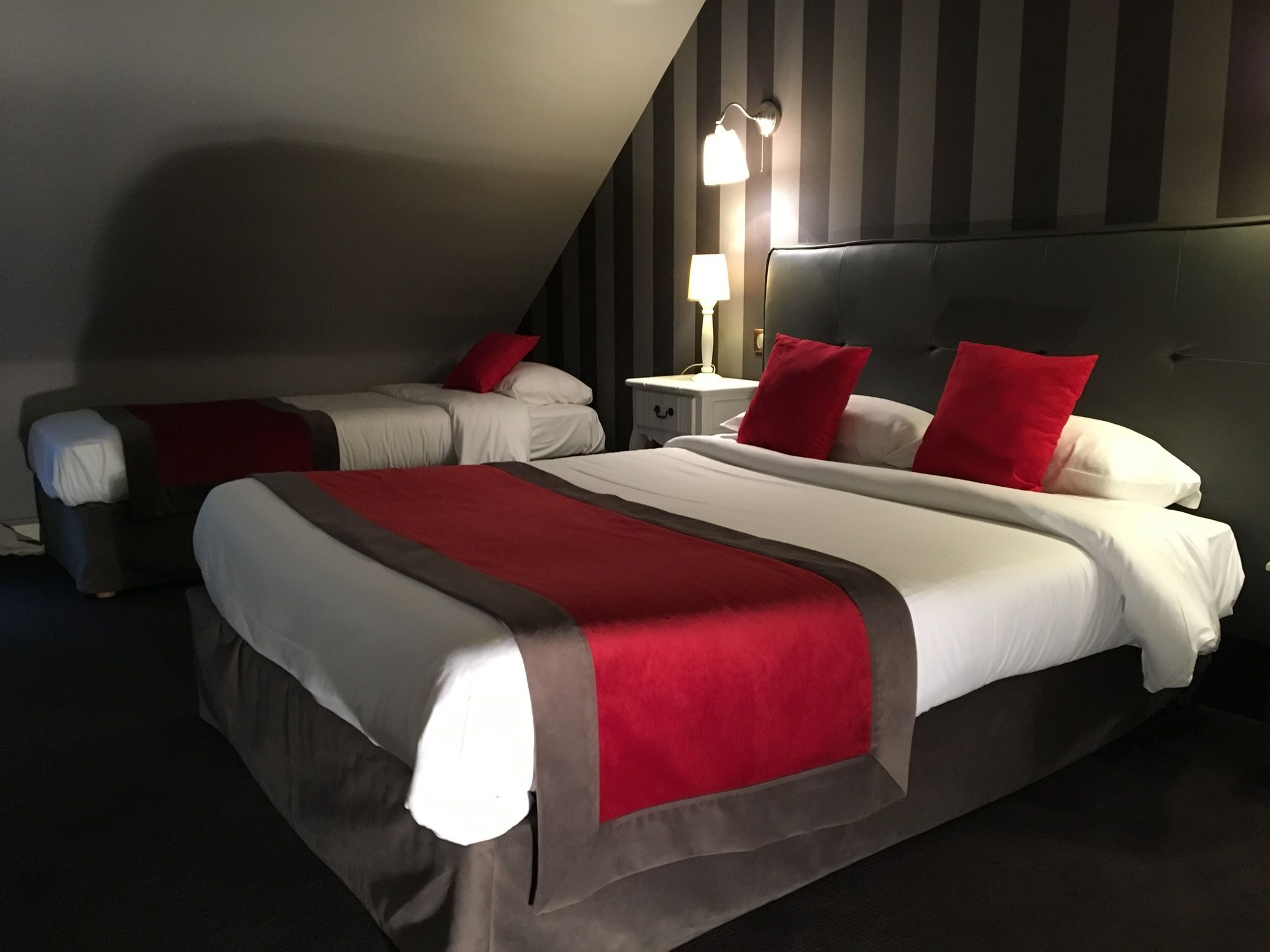 Фото Hôtel du Théâtre