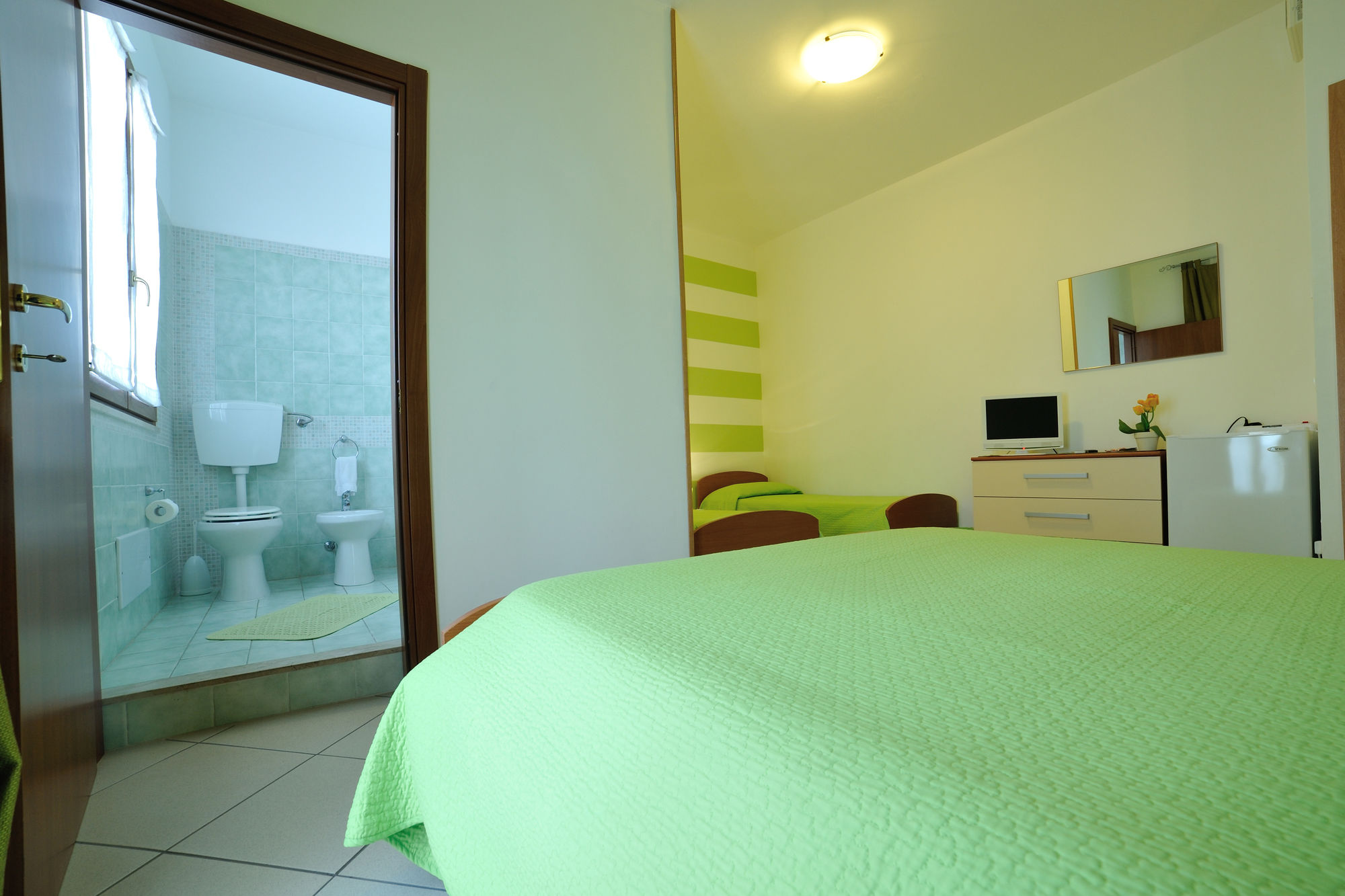 Фото Green Garden Bed & Breakfast