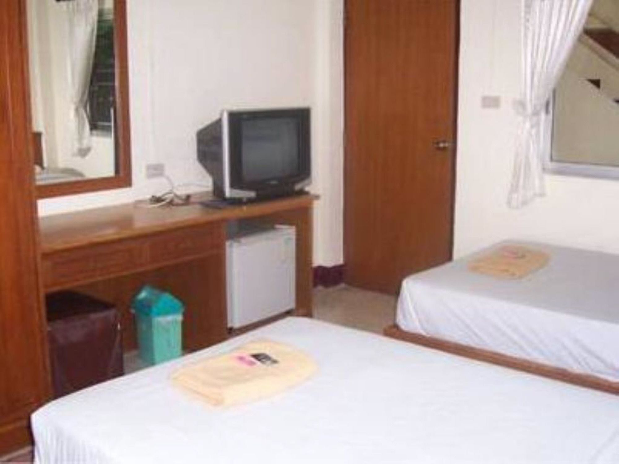 Фото Safe House Court