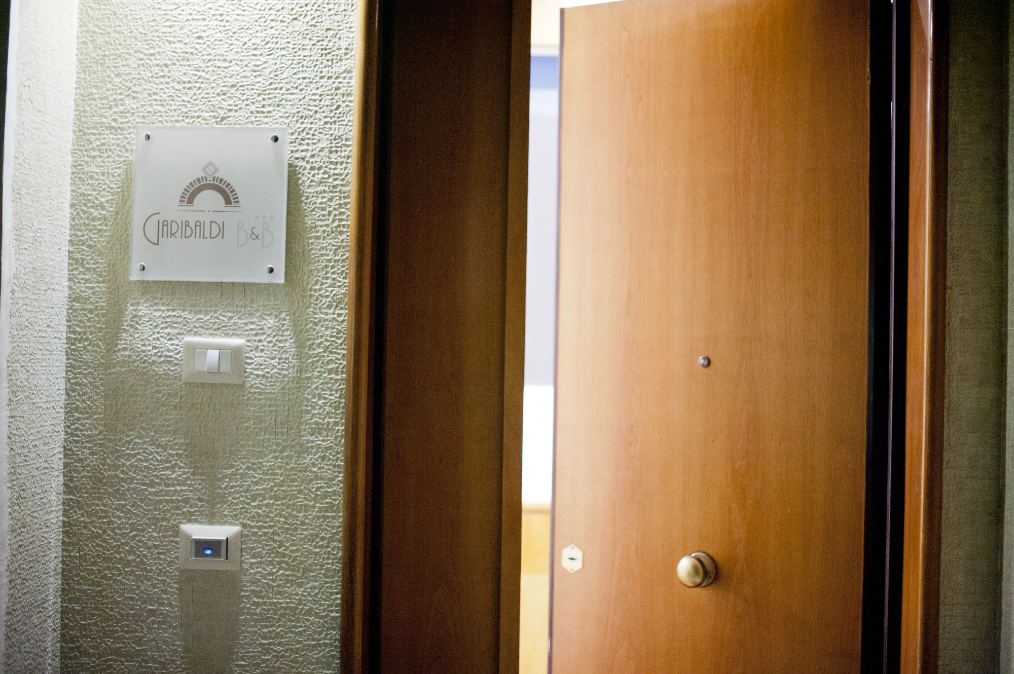 Фото Garibaldi R&b