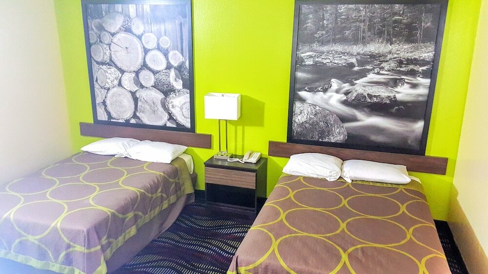 Фото Super 8 by Wyndham Richmond/Broad Street