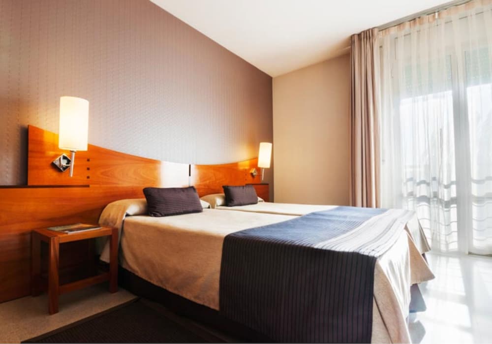 Фото Hotel Granollers