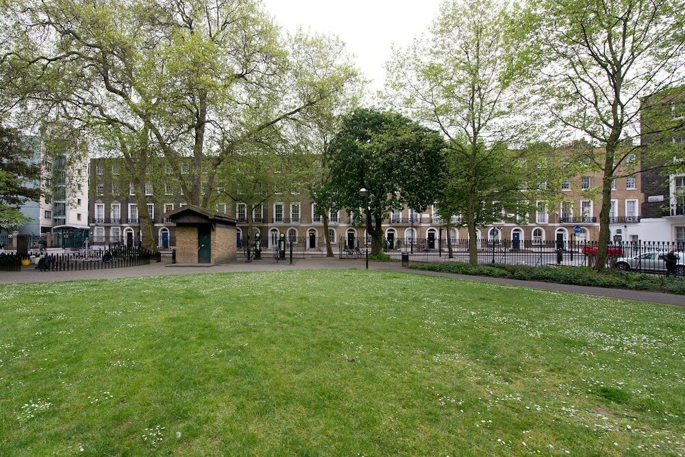 Фото The Angus Hotel