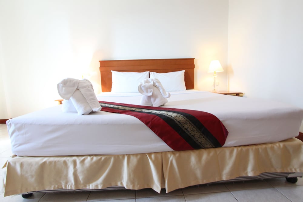 Фото Crown Pattaya Beach Hotel