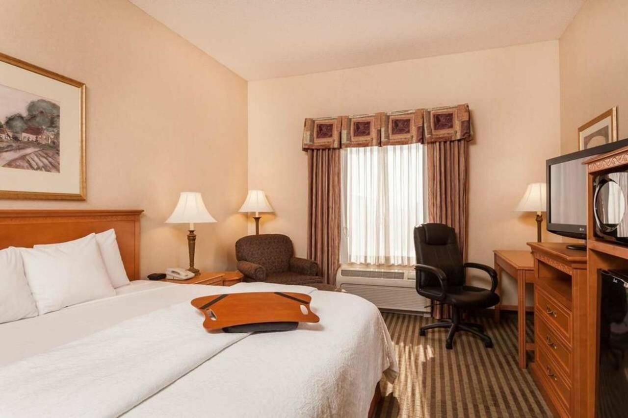 Фото Hampton Inn & Suites Addison